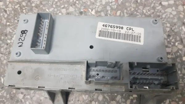 Alternative view of Caixa de Fusível e Relê Fiat Palio Fire 16v – Código 46765990