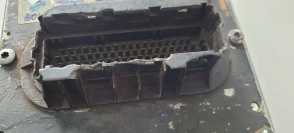 Alternative view of Módulo de Injeção PLD Mercedes 1215c – Código Om 904